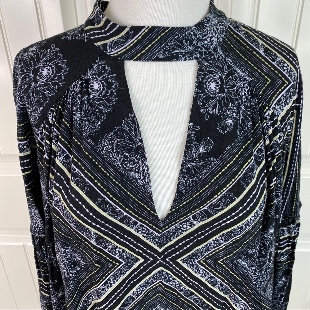 Free People Walking on a Dream Cutout Tunic Top M - Picture 4 of 7